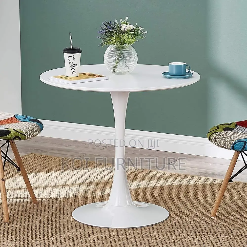 Coffee Table; Sleek Round Marble Coffee Table