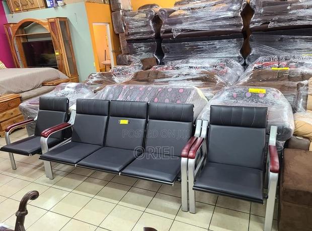 Reception Sofas:- Visitor Waiting Area Sofa With Arm Support - thumbnail 3