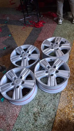 Toyota Landcruiser V8 Cygnus, Amazon 18inch Rims