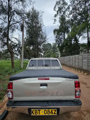 Toyota Hilux 2013 Gold