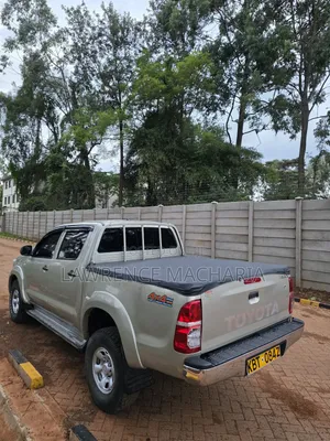 Toyota Hilux 2013 Gold