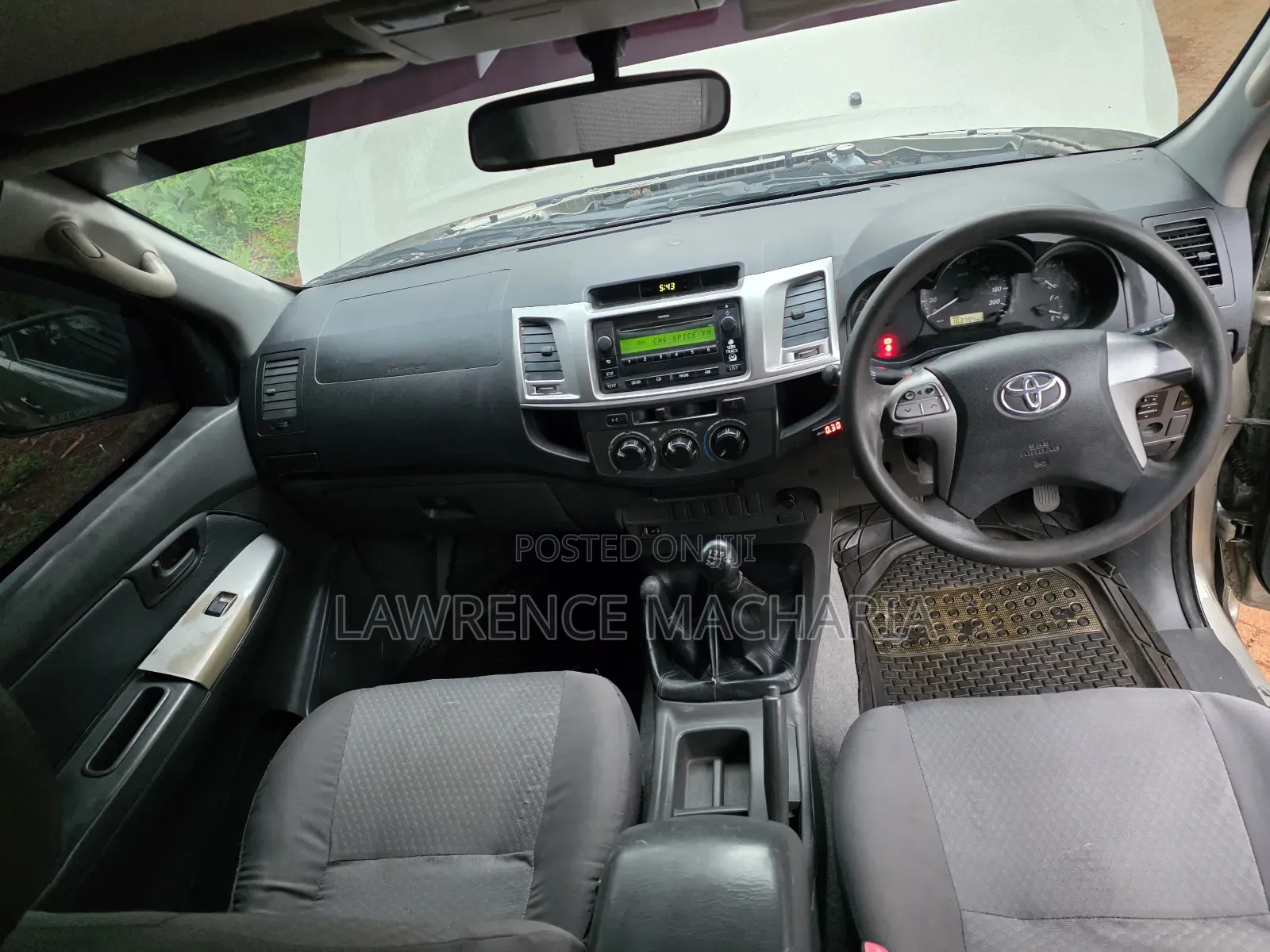 Toyota Hilux 2013 Gold