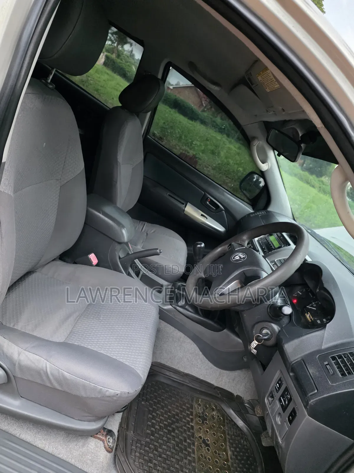 Toyota Hilux 2013 Gold