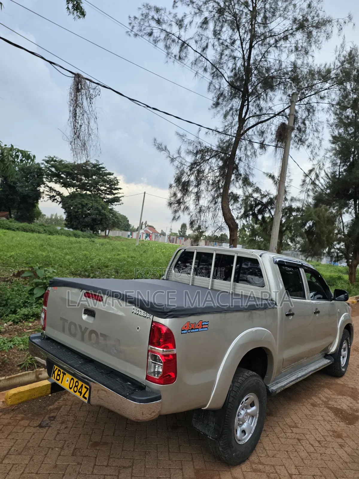 Toyota Hilux 2013 Gold