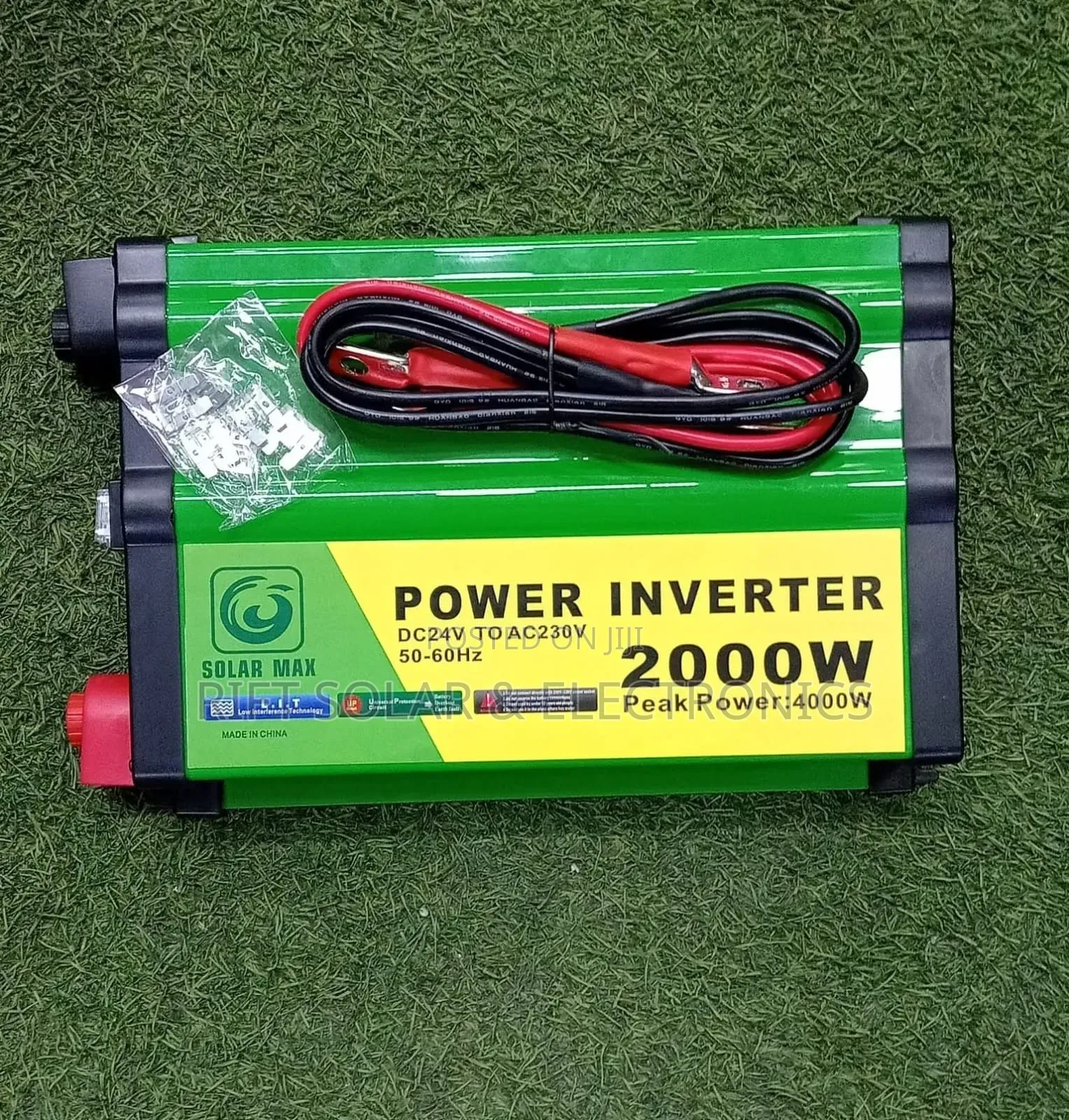 2000 Watts - 12v Solarmax High Performance Power Inverter