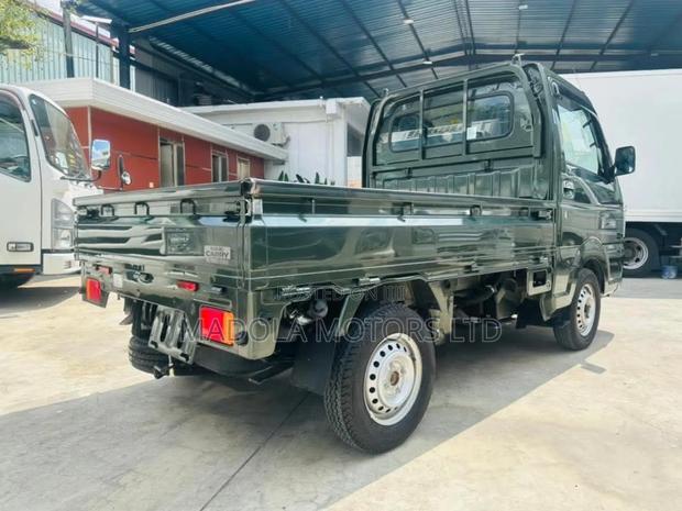 Suzuki Carry Truck - thumbnail 2