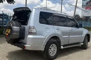 Mitsubishi Pajero 3.0 2012 Silver