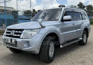 Mitsubishi Pajero 3.0 2012 Silver