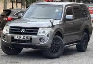 Mitsubishi Pajero 2013 Gray