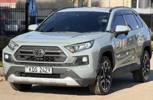Toyota RAV4 Adventure 2019 Green