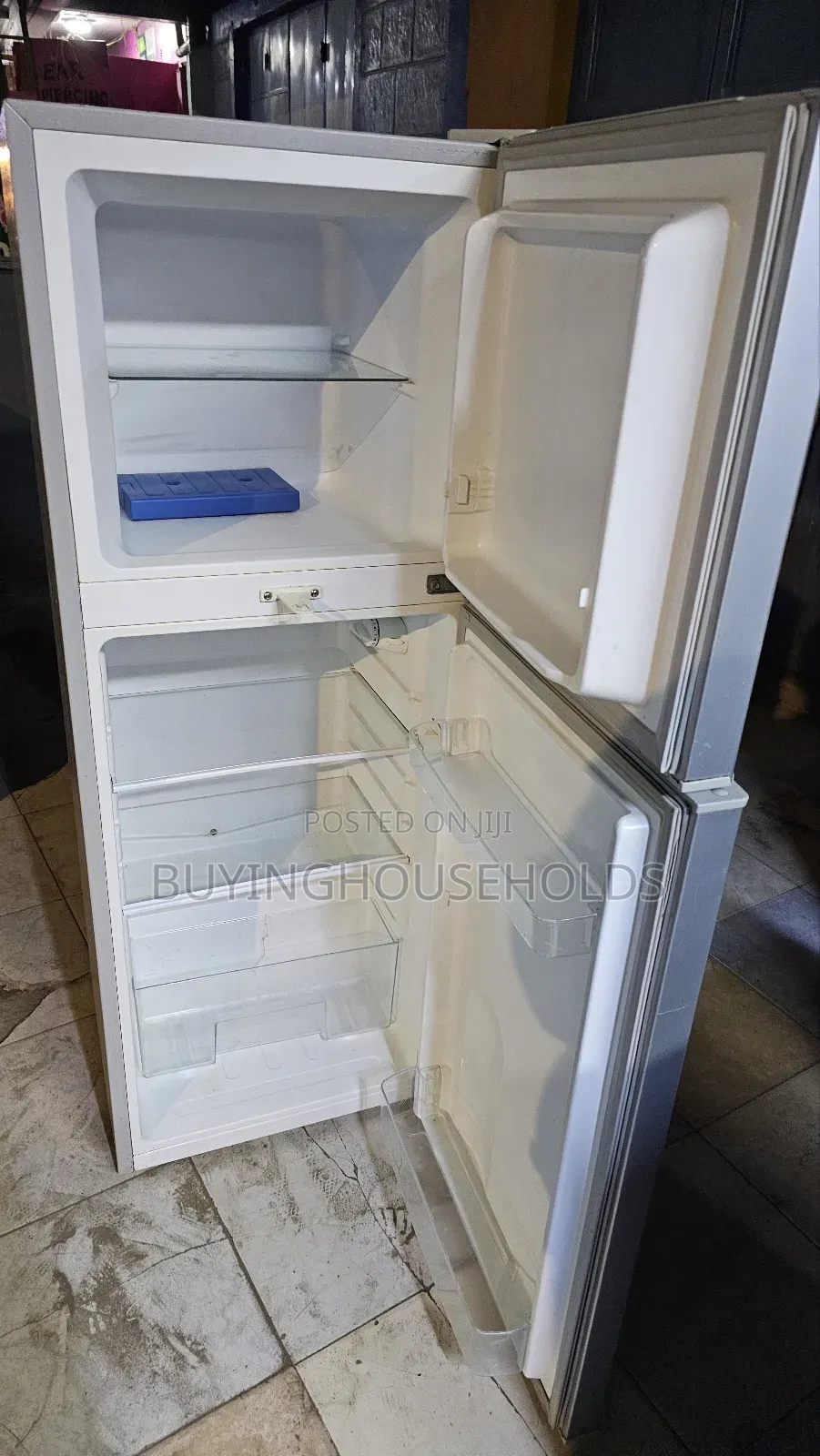Von 138l Fridge,Used