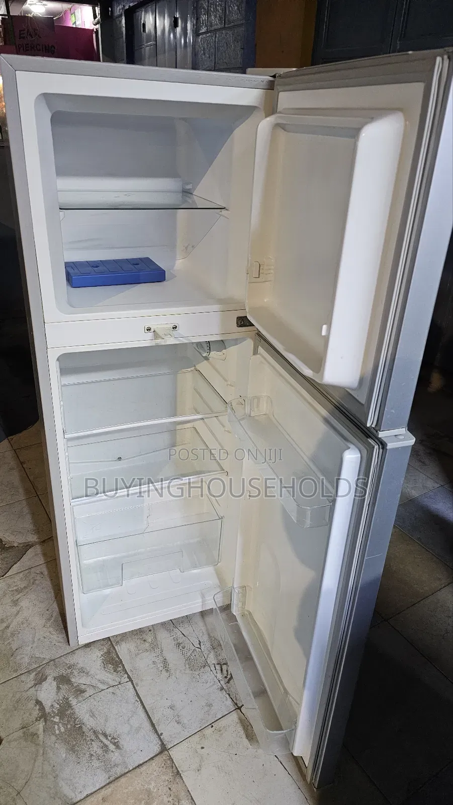 Von 138l Fridge,Used