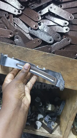 Smooth Outer Covering Powder Coated Curtain Rod Brackets