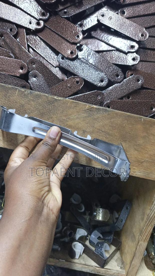 Smooth Outer Covering Powder Coated Curtain Rod Brackets