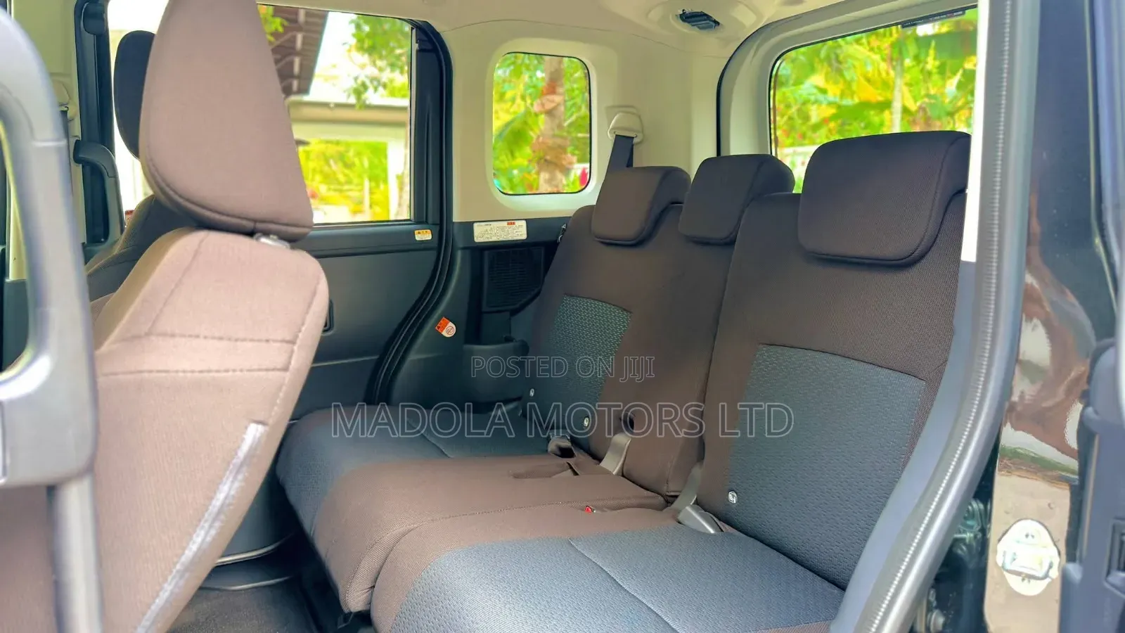Toyota Roomy 1.0 AWD 2019 Matt Black