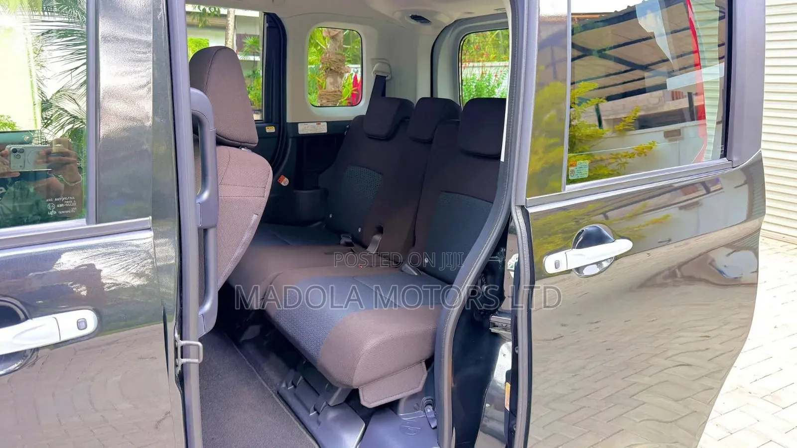 Toyota Roomy 1.0 AWD 2019 Matt Black