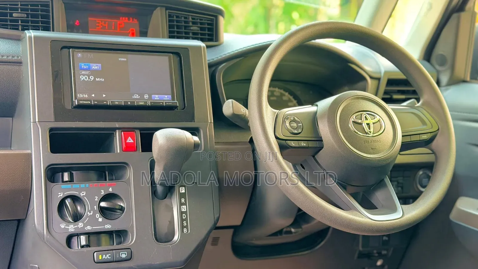 Toyota Roomy 1.0 AWD 2019 Matt Black