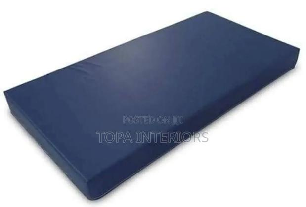 Water Resistant and Waterproof Mattress Cover