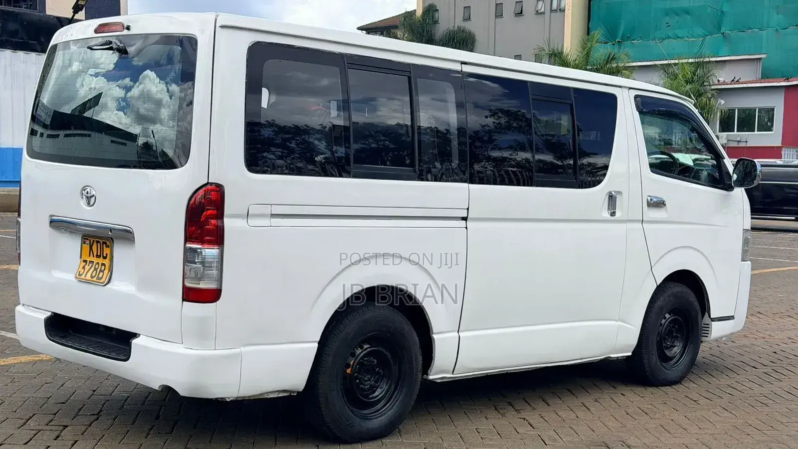 Toyota HiAce 2013 White