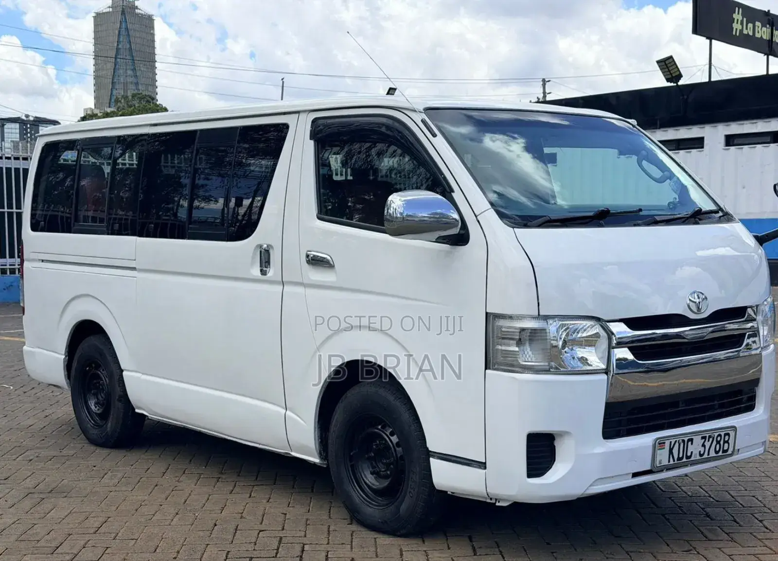 Toyota HiAce 2013 White