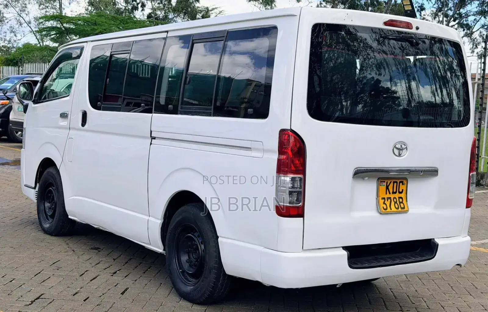Toyota HiAce 2013 White