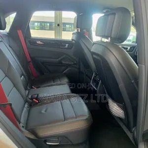 Porsche Cayenne 2018 White