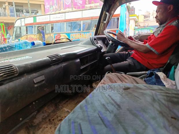 Isuzu NQR 2012 Red - thumbnail 5