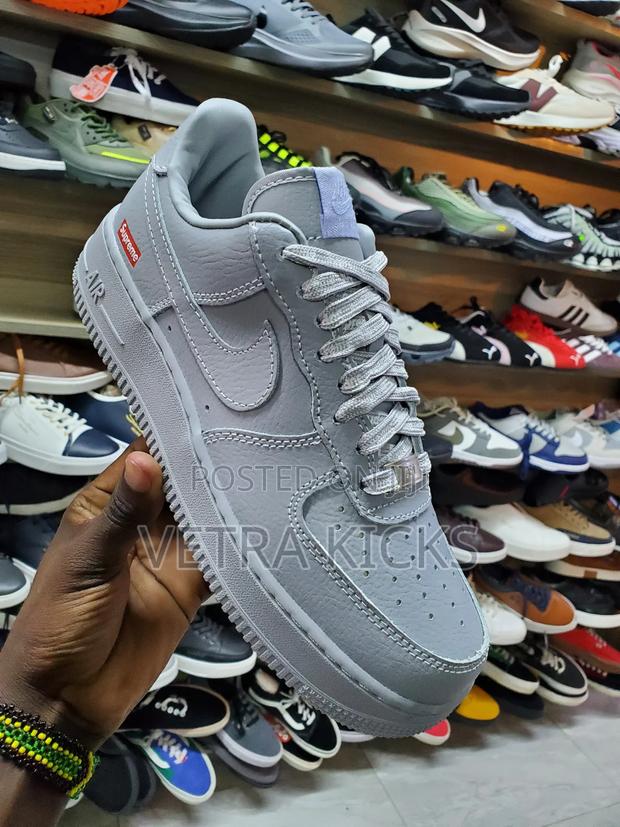 Airforce 1 Custom "Supreme" in Grey and Coffee Colourway