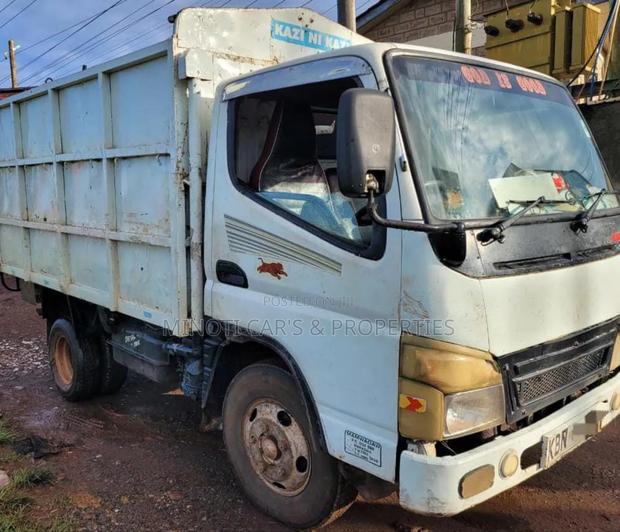 Mitsubishi Canter - thumbnail 2