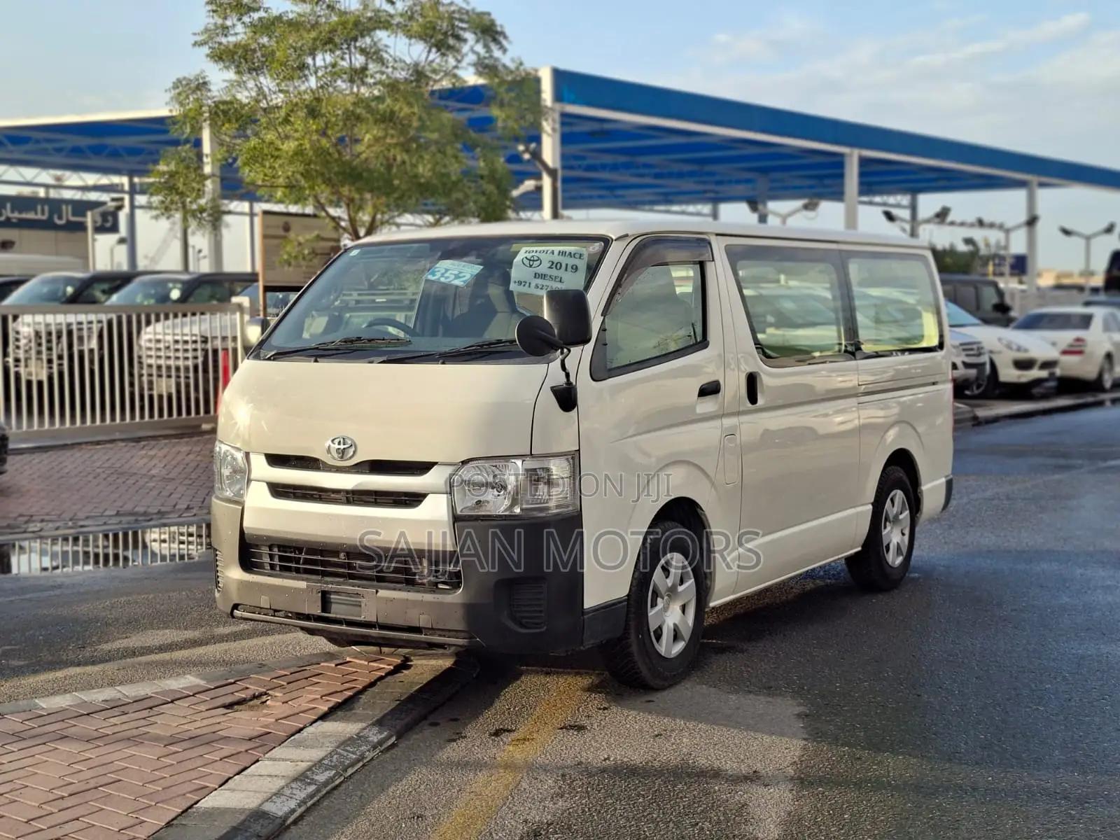 Toyota HiAce 2019 White