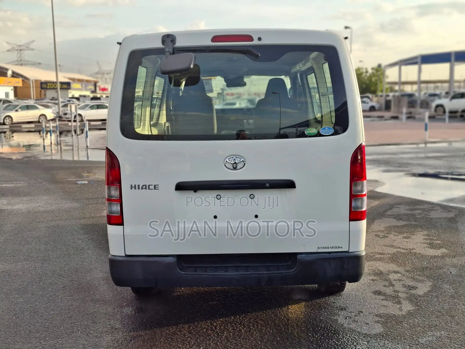 Toyota HiAce 2019 White