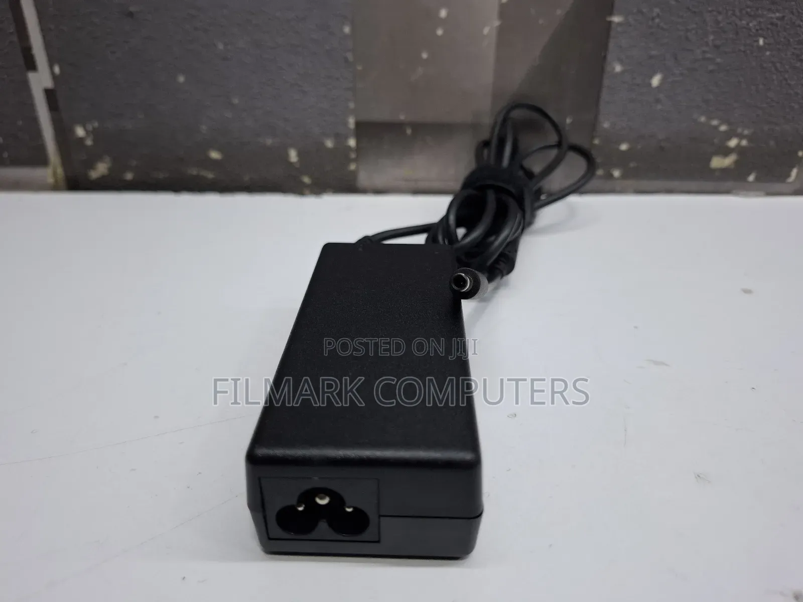 Ex Uk Original Dell 65 Watts 19.5v 3.34a Small Pin Charger 4.5mm