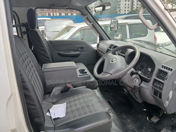 Mazda Bongo 2019 White - thumbnail 4