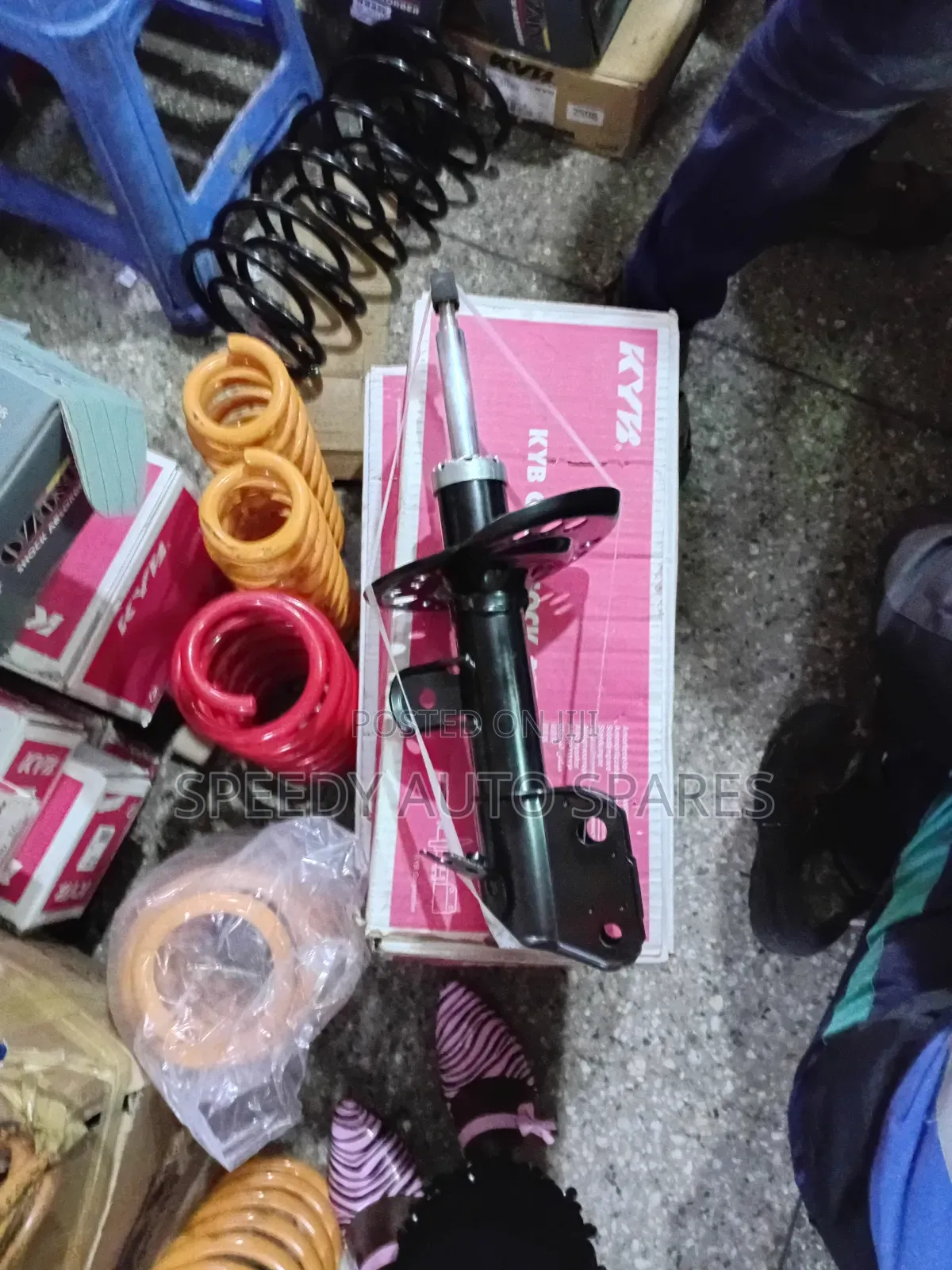 Shock Absorbers Toyota 5l/Hiace 93