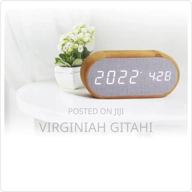 *Wooden Digital Alarm Clock With Wireless Charging Display