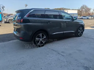 Peugeot 5008 1.6 PureTech 180 2019 Gray