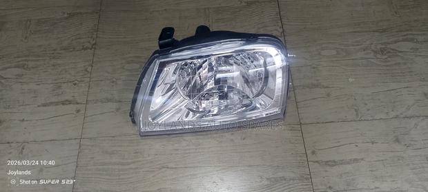 L200/L300 Headlamp/Headlight - main view