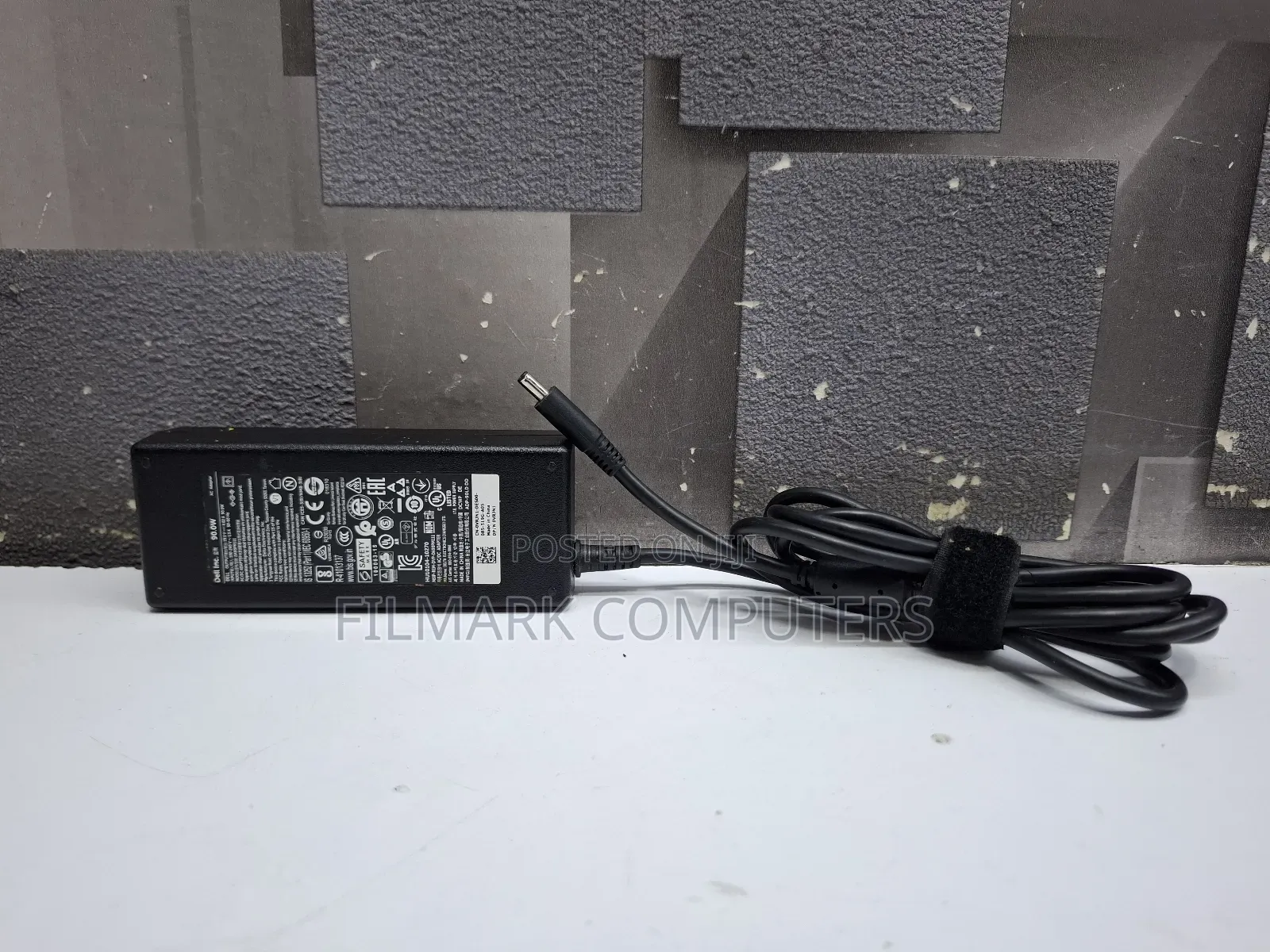 Ex Uk Original Dell 90.0 Watts 19.5 4.62a Small Pin Charger