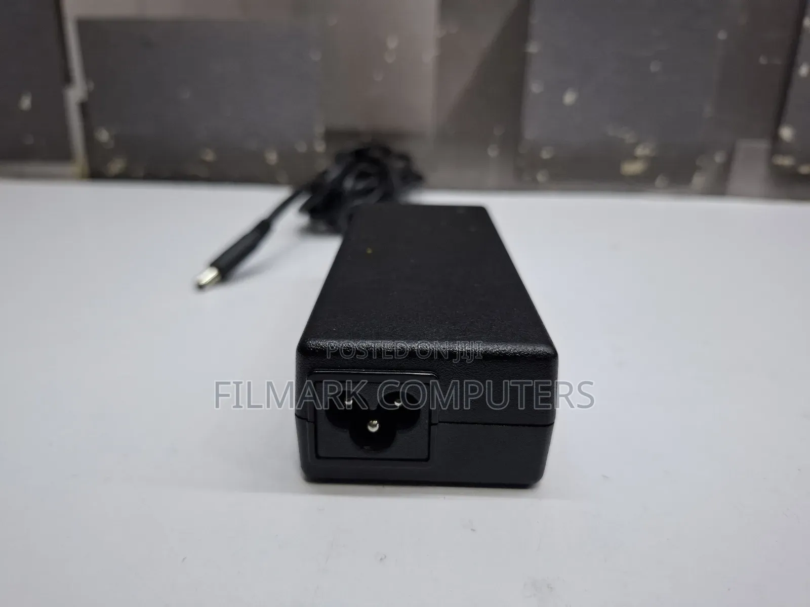 Ex Uk Original Dell 90.0 Watts 19.5 4.62a Small Pin Charger