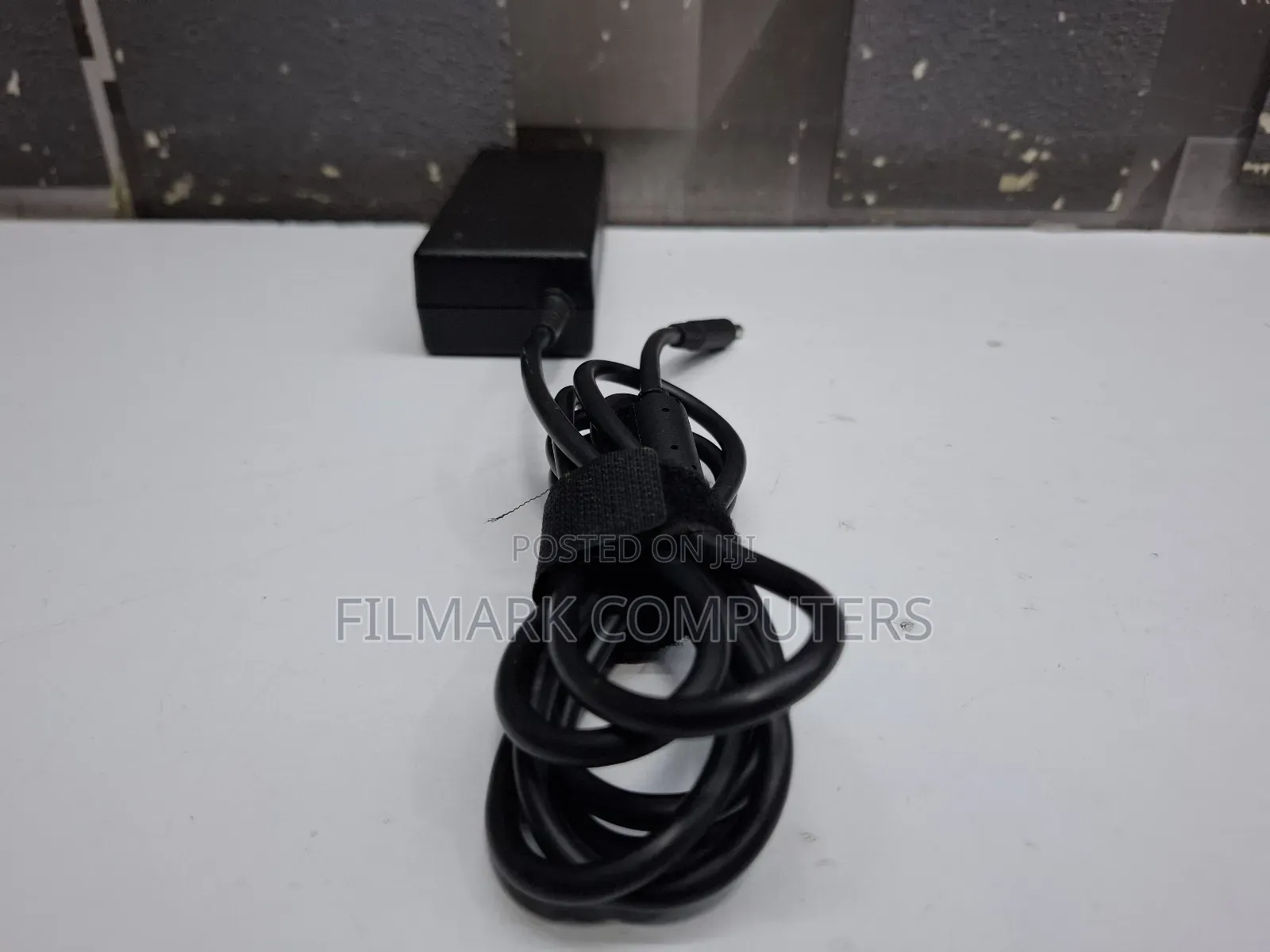 Ex Uk Original Dell 90.0 Watts 19.5 4.62a Small Pin Charger