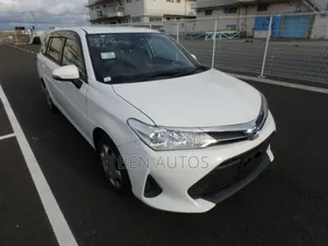 Toyota Corolla Fielder 1.5 Hybrid FWD 2020 White