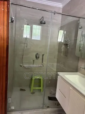 Frameless Shower Glass Partition