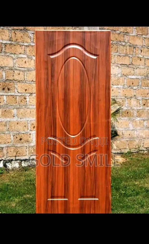 Mahogany Embozed Door / 3 Panel Solid Flush Door