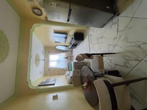 Modern 1 Bedroom With Master En-suite. - main view