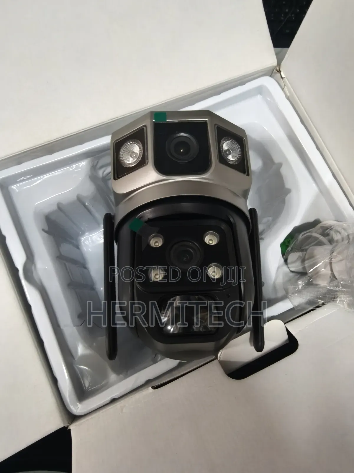 Dual Lens Dual Screens Wide Range Cover CCTV Solar Powered 4g Smart