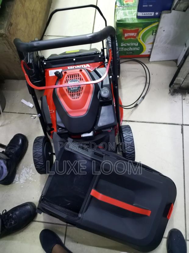 Honda Lawn Mower Machine - main view
