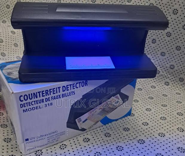 Compact Fake Note Detector With Uv Light Easy to Use