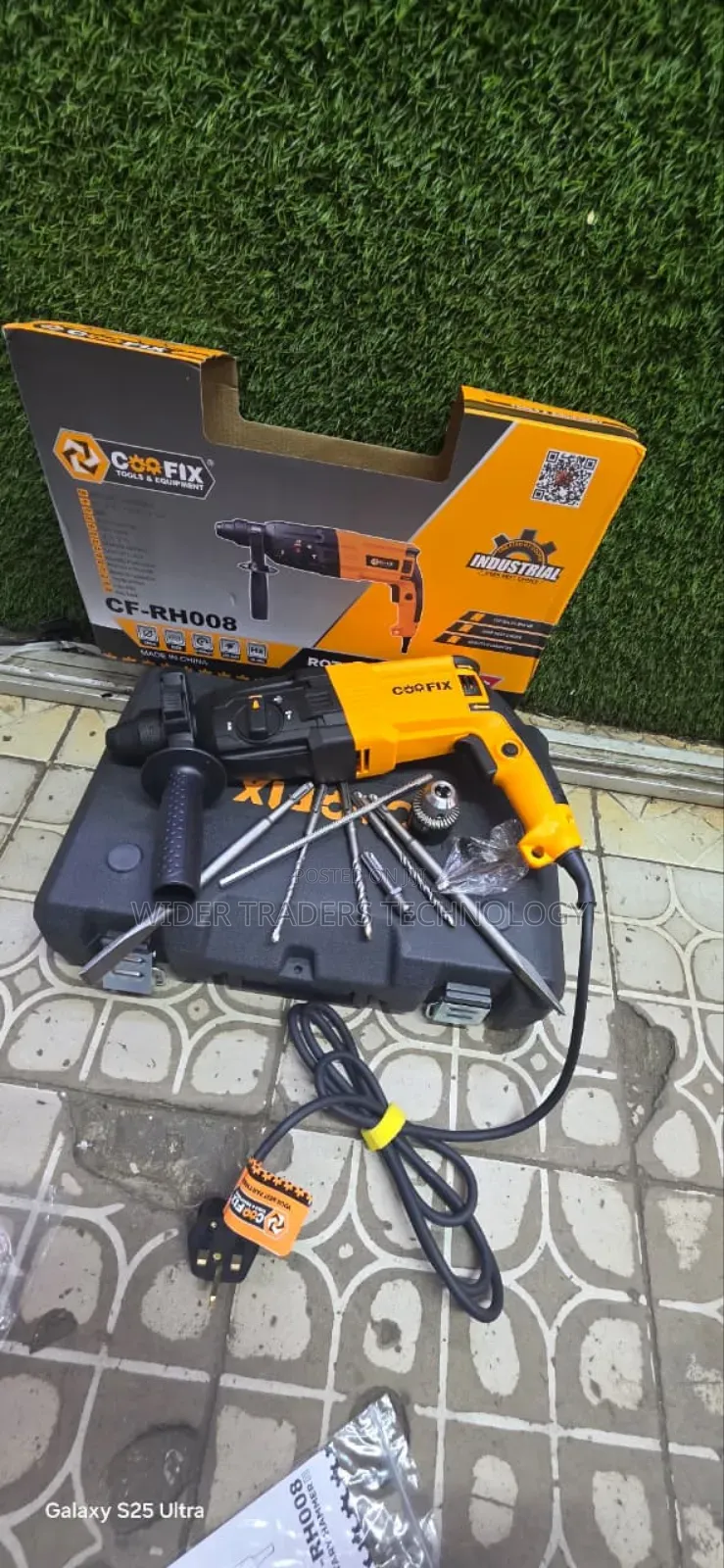 Coofix Rotary Hammer 850watts
Comes With an Extra Chunk