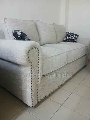Luxurious 3-Seater Sofa With Studded Rolled Arms