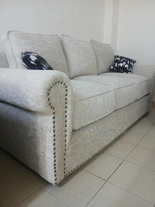 Luxurious 3-Seater Sofa With Studded Rolled Arms